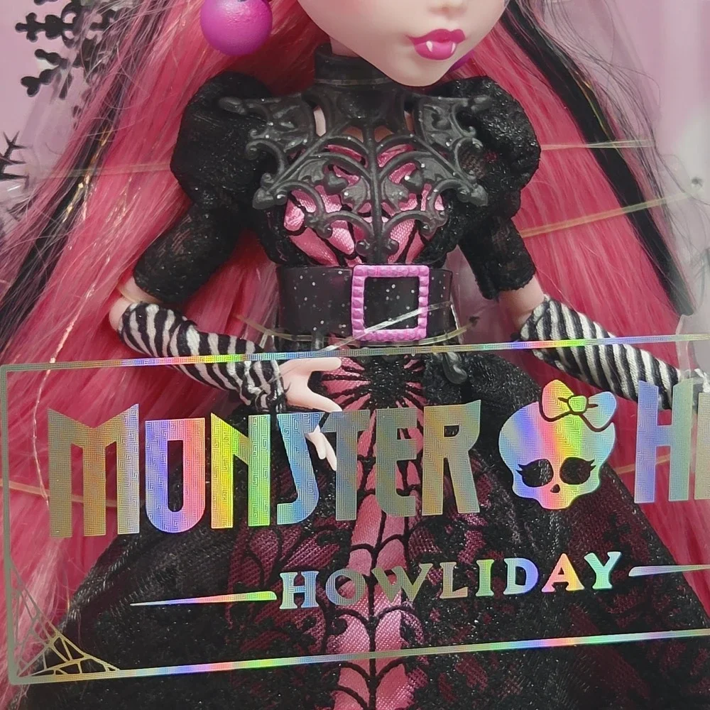 NEW Monster High Howliday Winter Edition Draculaura Doll Limited Holiday Shipper